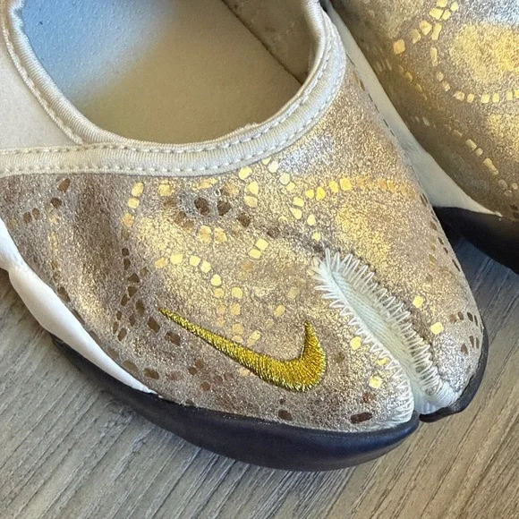 Nike air rift split toe Athletic Shoes with Gold and Cream Accents vintage y2k - Picture 10 of 15